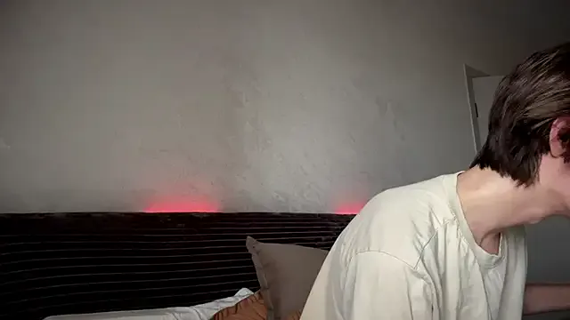 creambaby1 – webcam model profile photo Image 9