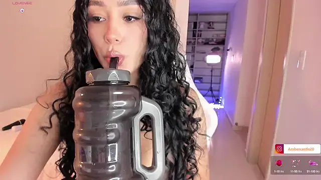 roouse – webcam model profile photo Image 12