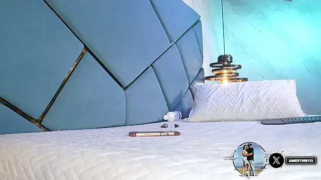 roouse – webcam model profile photo Image 14