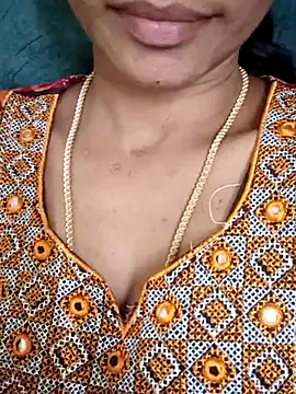  – webcam model profile photo Image 8
