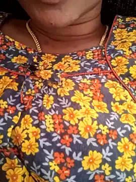  – webcam model profile photo Image 9