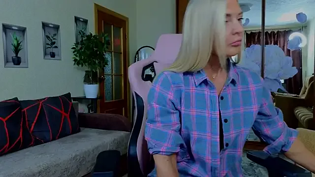 Garima_G – webcam model profile photo Image 12