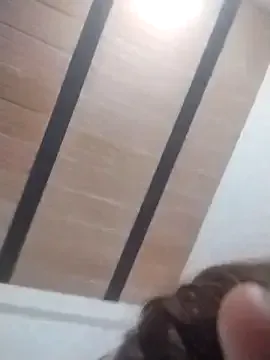 roouse – webcam model profile photo Image 2