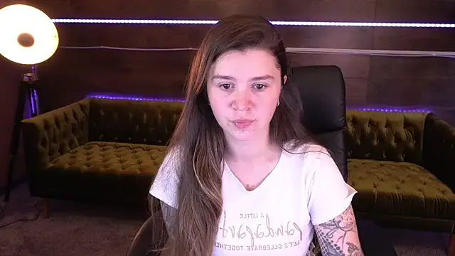  – webcam model profile photo Image 4