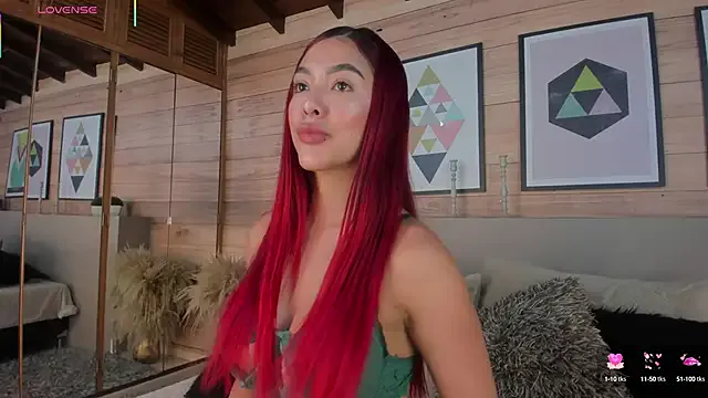 roouse – webcam model profile photo Image 11