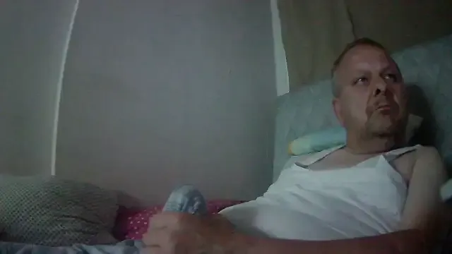 powq05 – webcam model profile photo Image 3