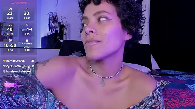 roouse – webcam model profile photo Image 5