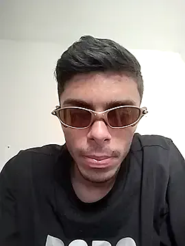  – webcam model profile photo Image 4