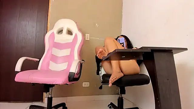 Megu_Melon – webcam model profile photo Image 18