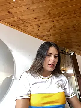 HottCandy21 – webcam model profile photo Image 12