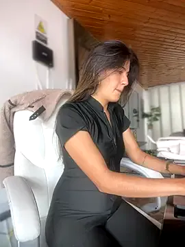 HottCandy21 – webcam model profile photo Image 19