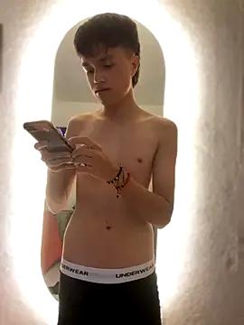  – webcam model profile photo Image 9