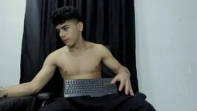 _Alicee_1 – webcam model profile photo Image 9