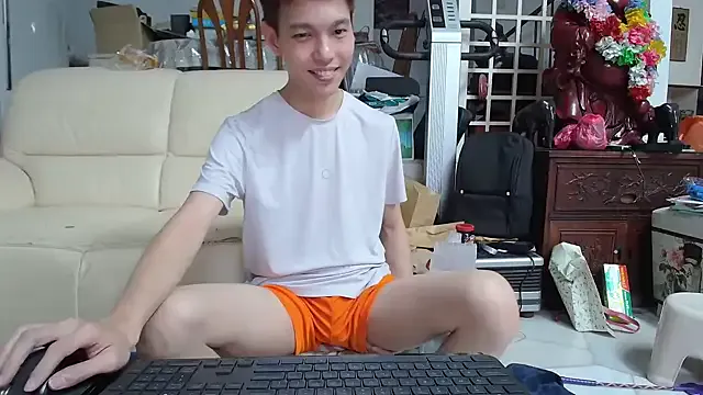  – webcam model profile photo Image 6
