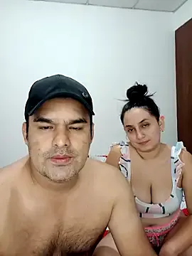 roouse – webcam model profile photo Image 13