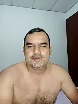 roouse – webcam model profile photo Image 17