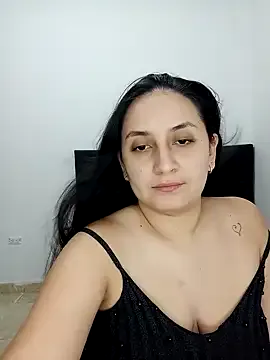 roouse – webcam model profile photo Image 9