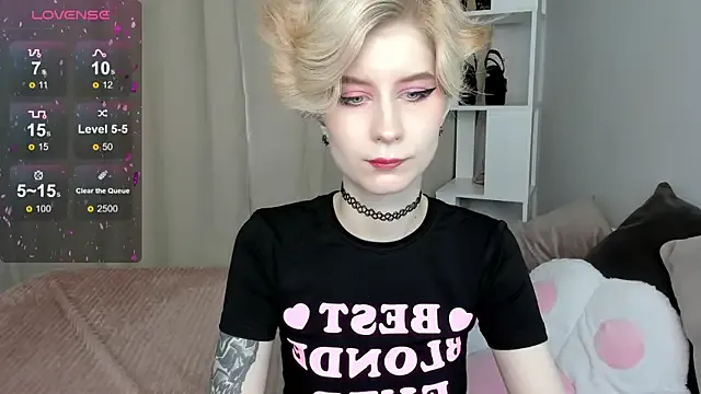 hina_porn – webcam model profile photo Image 3