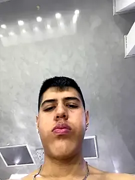  – webcam model profile photo Image 13