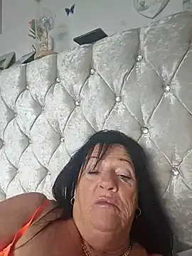 Mia--meow – webcam model profile photo Image 11