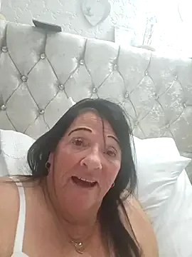 Mia--meow – webcam model profile photo Image 9