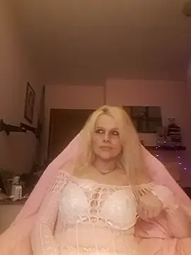 _Alicee_1 – webcam model profile photo Image 14