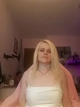 _Alicee_1 – webcam model profile photo Image 8