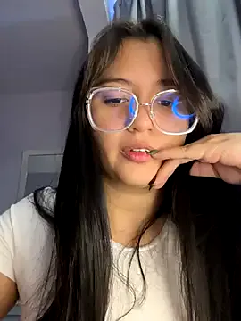 oxo_yuna_oxo – webcam model profile photo Image 10