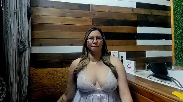Angelica_mature_ Image 17