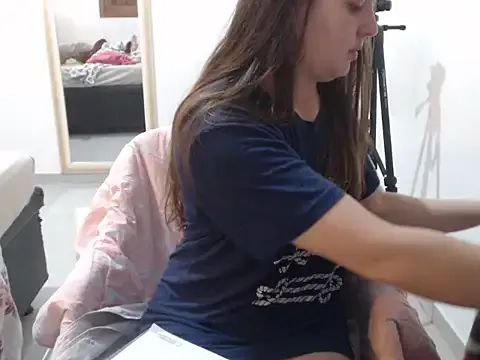 zui_lu – webcam model profile photo Image 2