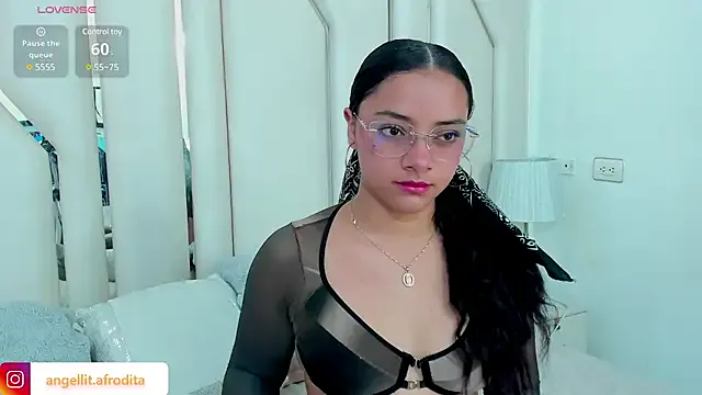  – webcam model profile photo Image 2
