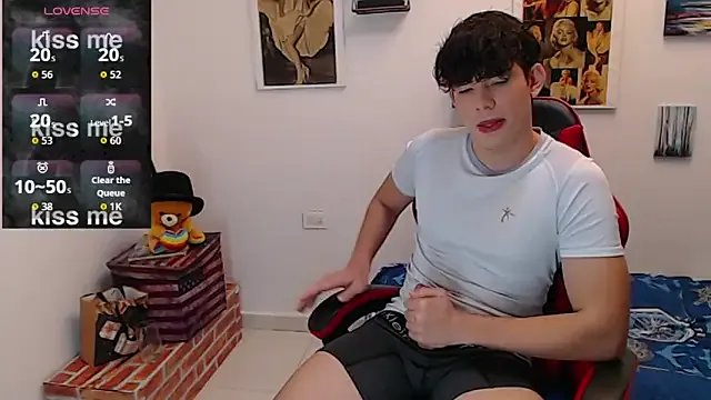 oypo – webcam model profile photo Image 13