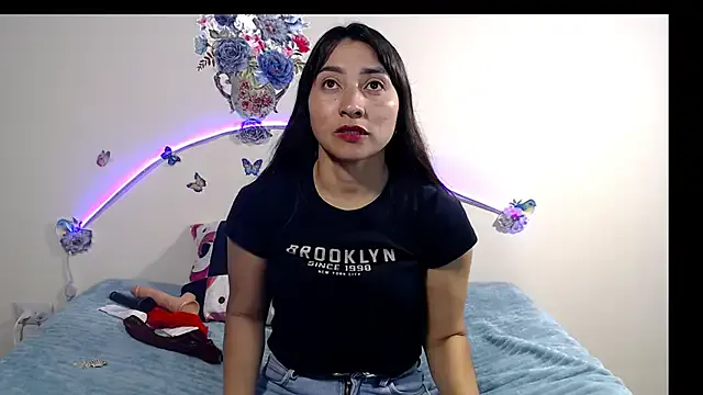 Nonchan_ – webcam model profile photo Image 10