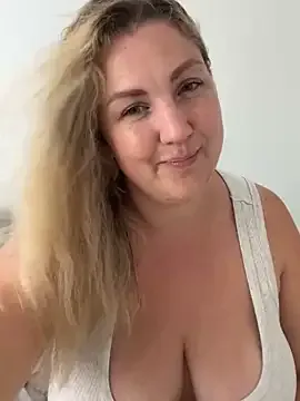 Hotnightsexxx – webcam model profile photo Image 16