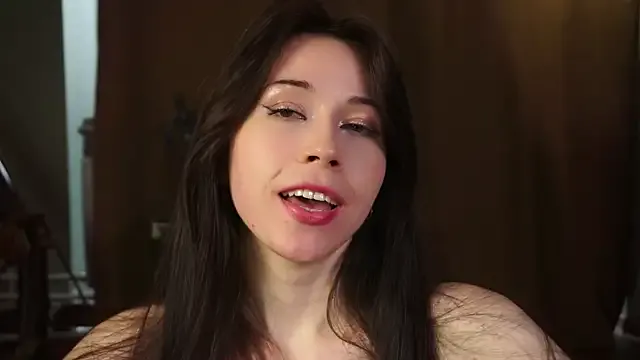 roouse – webcam model profile photo Image 8