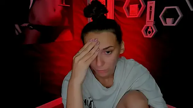isisxoxx – webcam model profile photo Image 4