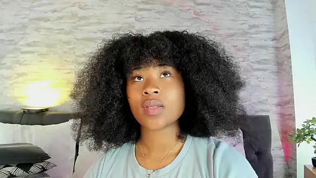 Nonchan_ – webcam model profile photo Image 13