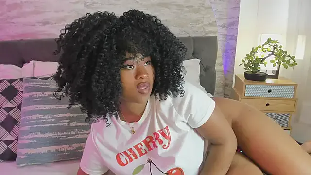 Nonchan_ – webcam model profile photo Image 4