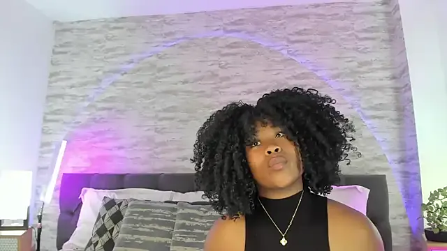 Nonchan_ – webcam model profile photo Image 8