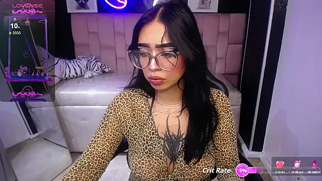roouse – webcam model profile photo Image 6