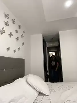 AntonellaAlondra4's Thumb Image