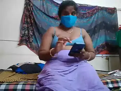 seraphine23 – webcam model profile photo Image 3