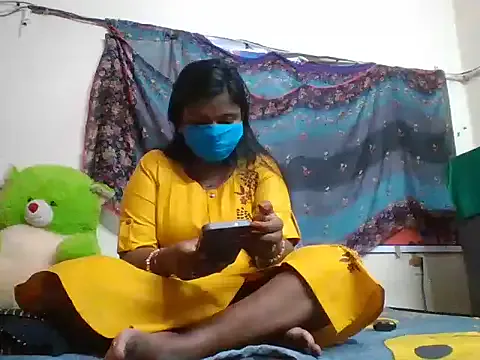 seraphine23 – webcam model profile photo Image 4