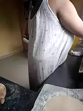 maataaan – webcam model profile photo Image 10