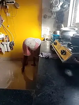 maataaan – webcam model profile photo Image 13