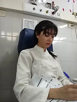 LT-333 – webcam model profile photo Image 9