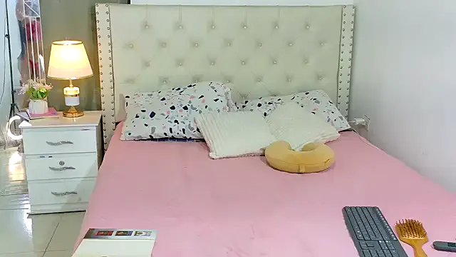 Giusycd – webcam model profile photo Image 17