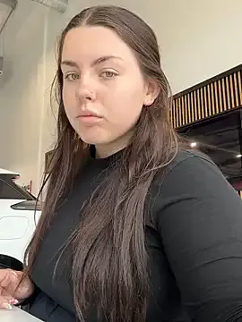 roouse – webcam model profile photo Image 16