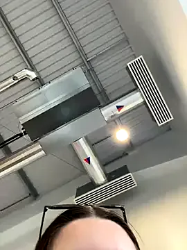 roouse – webcam model profile photo Image 17