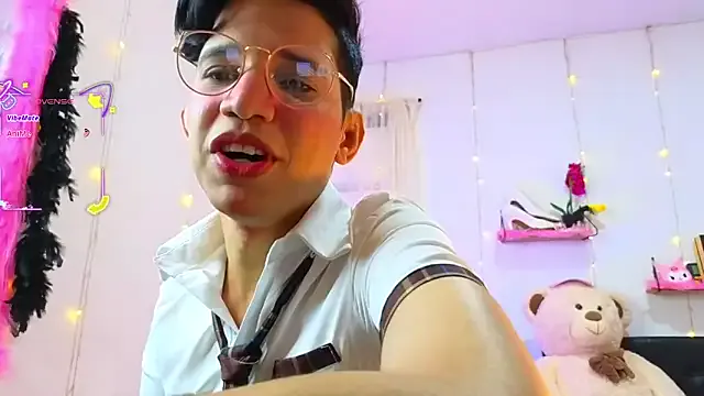 oxo_yuna_oxo – webcam model profile photo Image 5